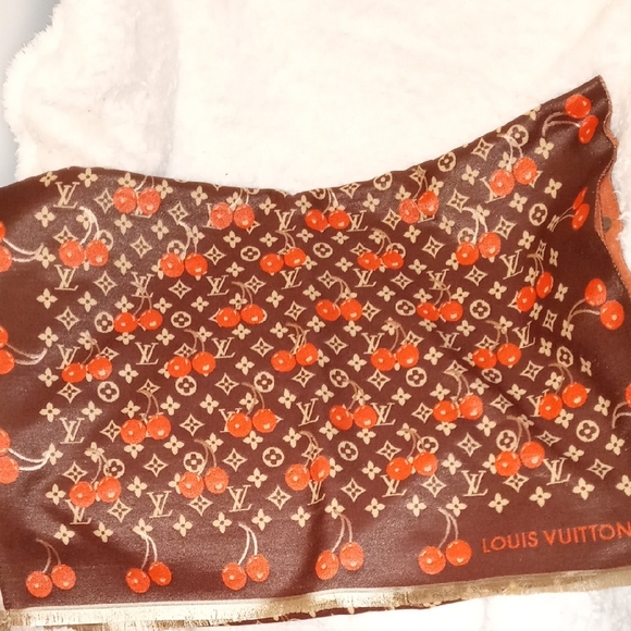 Large Louis Vuitton Cherry Motif Scarf in Brown and Red - Picture 4 of 10